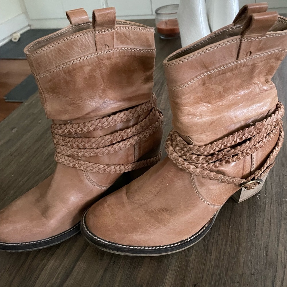 Dingo booties